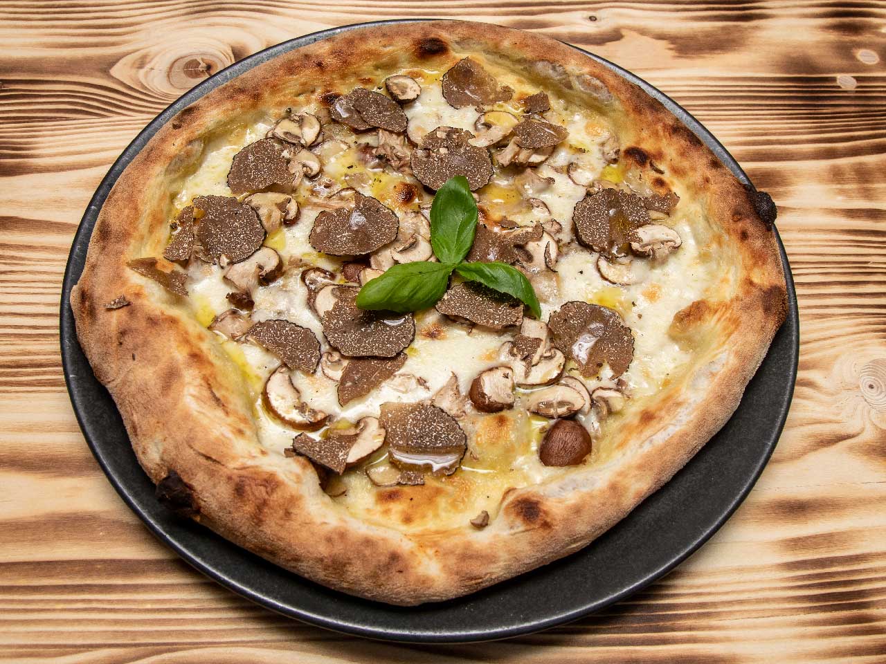 Pizza Tartufata | k.u.k. Osteria Miramare zu Ischl