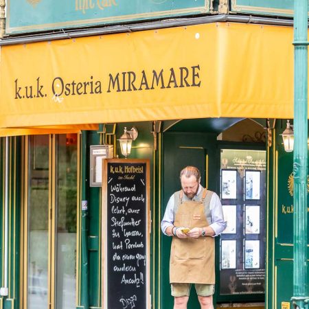 Weinroas am Schroepferplatz - Fr 29.8.25