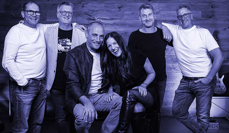 Mojo Sixx - Dance & Partyband: Musik zur Blauen Stunde