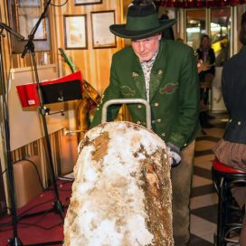 14_Hützerball-2019_©_Lenzenweger_0002