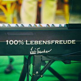 Swing in Spring: Shake the Lake 9.5.2024 Swing in Spring: Shake the Lake 9.5.2024